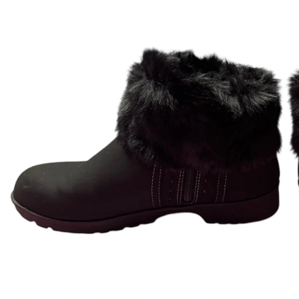 JSport women’s size 9 BLACK Ankle Boot -faux fur top